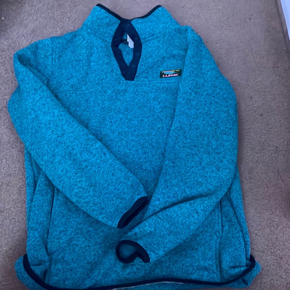 A flees lite weight coat.